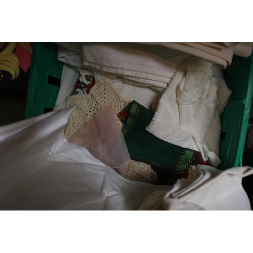 169 - Collection of 19thC and later Linen and embroidery