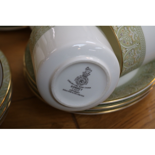 186 - Extensive Royal Doulton Sonnet pattern Dinner and Tea service