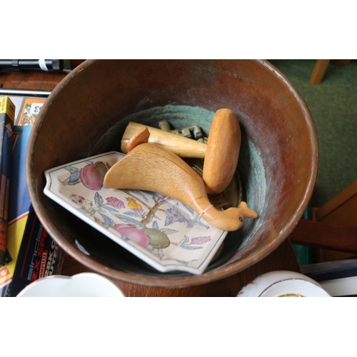 209 - Collection of ceramics to include Aynsley, Wedgwood