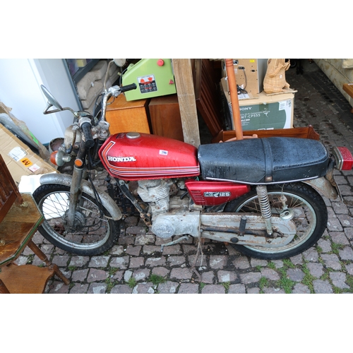 1976 Honda CG 125 Red with V5 NJE 239R Complete with Owners Manual