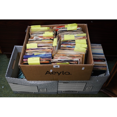 40 - Good collection of Vinyl Records and Singles to include Mud, Johnnie Ray, Adam Faith etc.