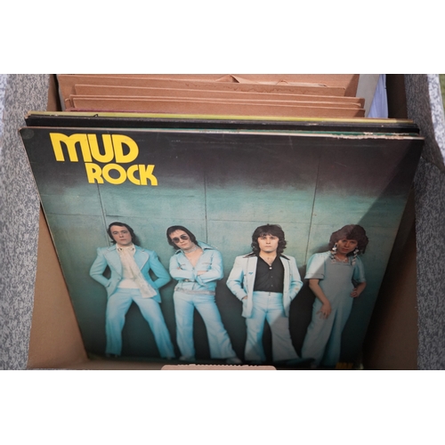 40 - Good collection of Vinyl Records and Singles to include Mud, Johnnie Ray, Adam Faith etc.