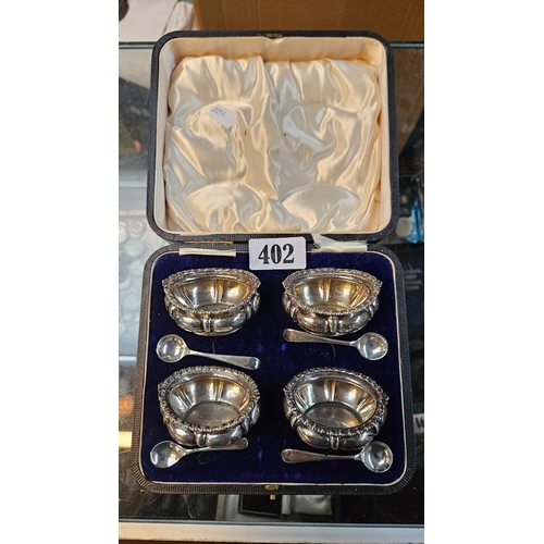 402 - Cased Set of 4 Silver Salts with spoons Sheffield 1904 100g total weight