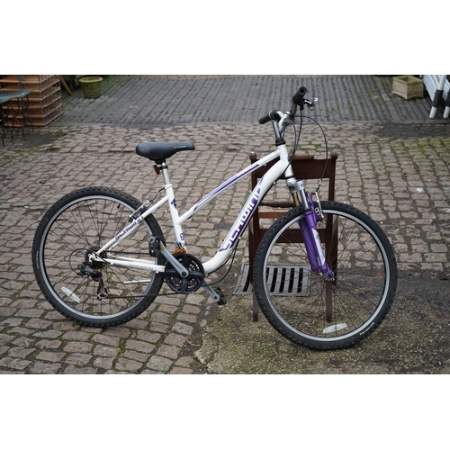 652 - Schwinn Ranger Ladies cycle