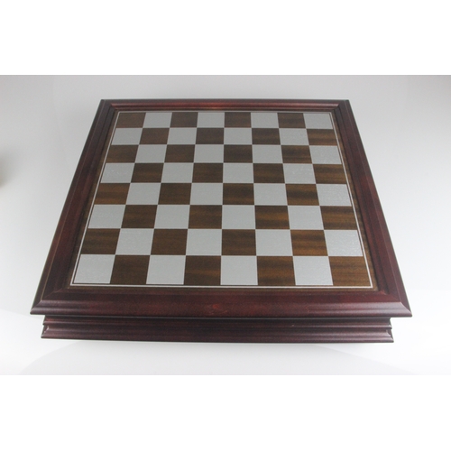 151 - Doctor Who Chess Set by Danbury Mint Collectors Edition. 38 pewter chess pieces including the first ... 