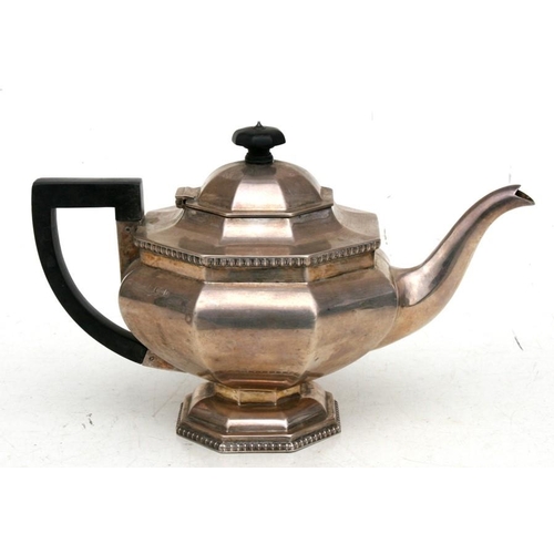 84 - A silver tea pot, Sheffield 1923. 644g