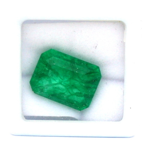 116 - A natural emerald loose gemstone with GGL certificate report stating the emerald to be 9.85cts, emer... 