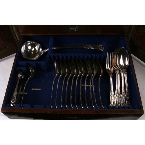 112 - A quantity of Victorian of silver cutlery in an oak canteen. Various London date marks. 121 troy oun... 