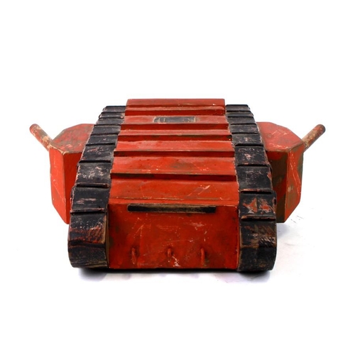 234 - A huge wooden trench art WW1 Tank with moving machine guns. Overall length 30.5cms (12ins)