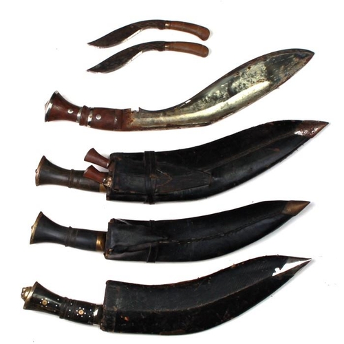 267 - An original Kukri or Khukuri, stamped on the ricasso ORDEP NEPAL 10/83 having a horn handle, with sc... 