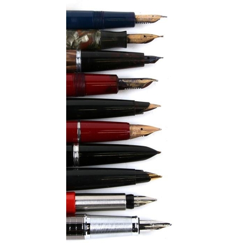 572 - A group of fountain and ball point pens to include Parker Slimfold, Parker 17 Super Duofold, Waterma... 