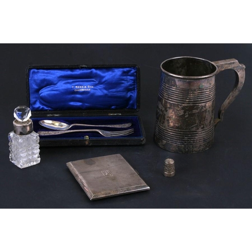 937 - A George IV silver tankard, London 1937, 12cms (4.5ins) high; together with a silver cigarette case ... 