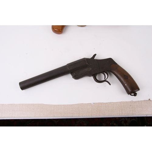 356 - A WWI military flare gun, serial no. 771.