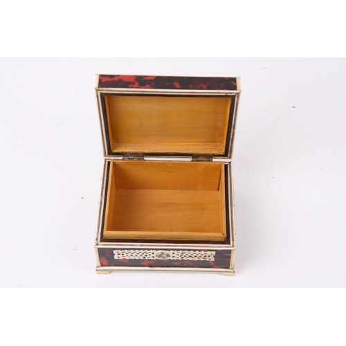 439 - A Anglo Indian faux tortoiseshell and ivory box with sandalwood interior, Vizagapatam, 12cm (4.75 in... 