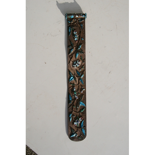 549 - A Chinese silver and enamel hair ornament slide of embossed leaf and flower design with maker's mark... 