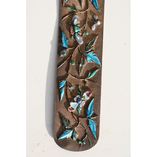 549 - A Chinese silver and enamel hair ornament slide of embossed leaf and flower design with maker's mark... 