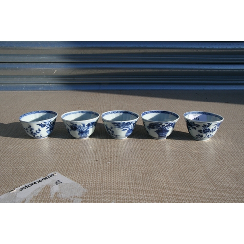 523 - A group of Chinese blue & white tea bowls and saucers, the tea bowl 7cms (2.75ins) diameter,