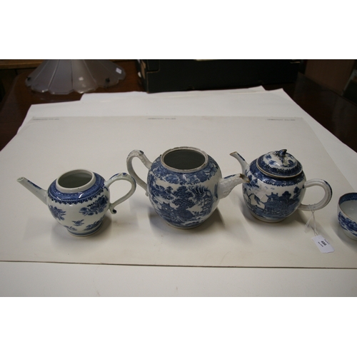 486 - A group of Chinese blue & white teapots, the largest 16cms (6.25ins) high (5).