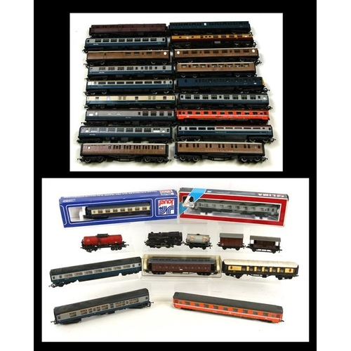 143 - A quantity of 'OO' gauge locomotives, rolling stock and coaches to include Lima, Jouef, Hornby and T... 