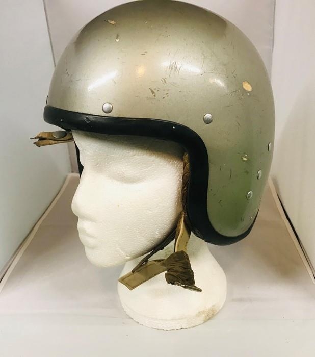 An Everoak Racemaster crash helmet, size 6ó