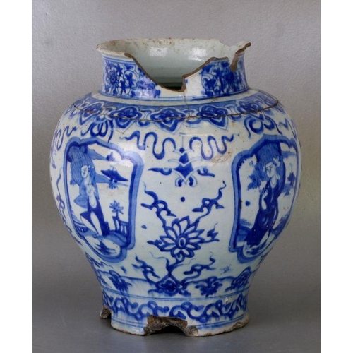 139 - A large 18th century Delft blue & white vase of baluster form decorated in the Chinese taste, 37cms ... 