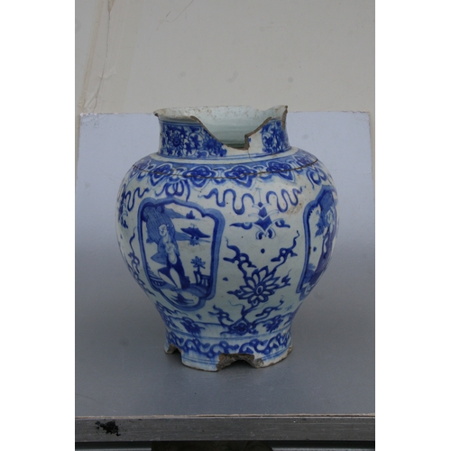 139 - A large 18th century Delft blue & white vase of baluster form decorated in the Chinese taste, 37cms ... 