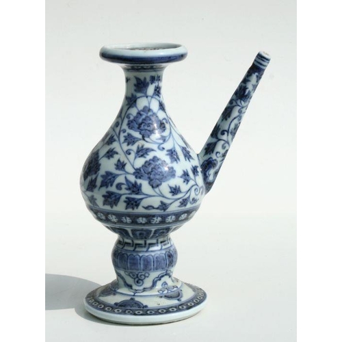 589 - A Chinese blue & white wine ewer decorated with scrolling foliage, made for the Islamic market, ... 