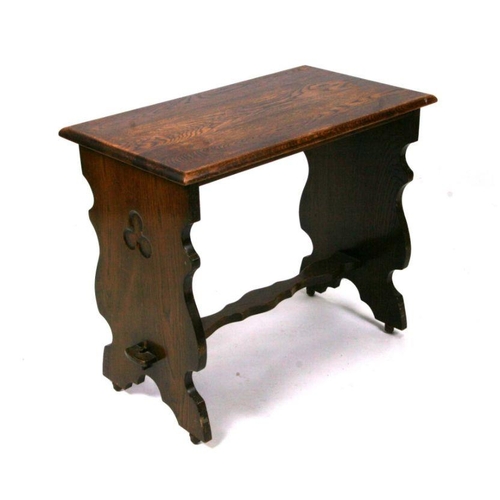 716 - A rectangular oak occasional table, 69cms wide.