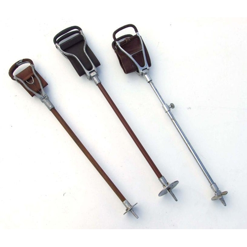 89 - A group of vintage shooting sticks (3)