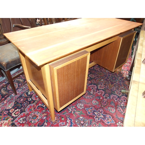 700 - A mid 20th century Danish design pedestal desk with an arrangement of six drawers, 152cms wide.