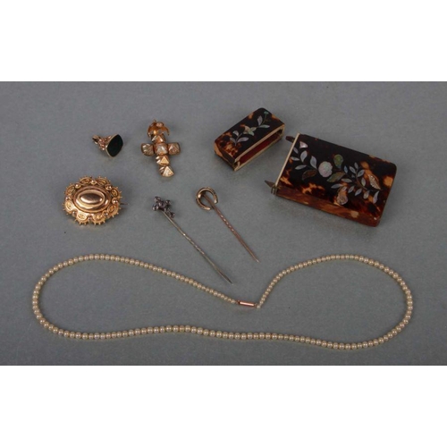 762 - A 9ct gold & silver Masonic orb pendant; together with a Victorian Pinchbeck mourning brooch, a ... 