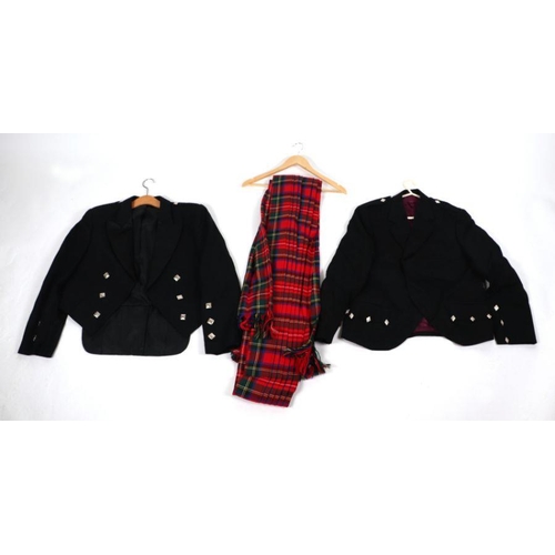 113 - A Gordon Highlanders tartan bandsman uniform and other similar items.