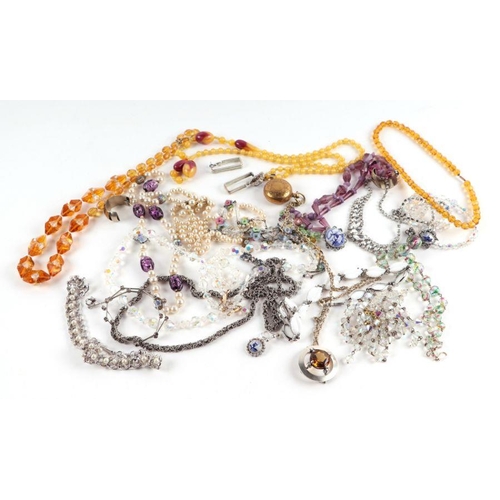 526 - A quantity of vintage costume jewellery to include necklaces, bracelets and earrings.