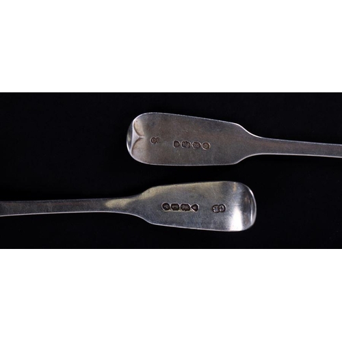 348 - A set of seven Victorian silver fiddle pattern teaspoons, London 1885; together with four similar da... 