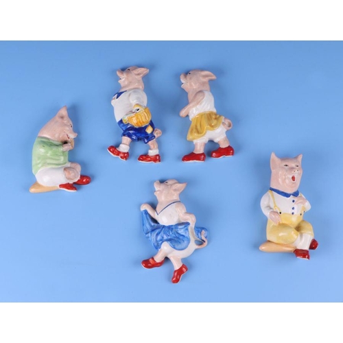 352 - A group of Beswick Beatrix Potter figures to include Sir Issac Newton, Samuel Whiskers and Little Pi... 