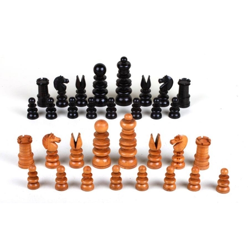 37 - A 19th century English boxwood and ebony chess set, king height 9.5cm