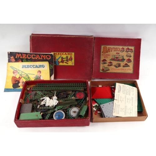 39 - A vintage Meccano No.6 set, boxed; together with a Bako Building Set, boxed; four painted wooden pon... 