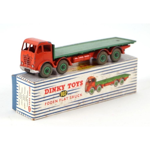 133 - A Dinky Toys no 902. Foden Flatbed, orange bed with green flatbed with green hubs, boxed.Condition R... 