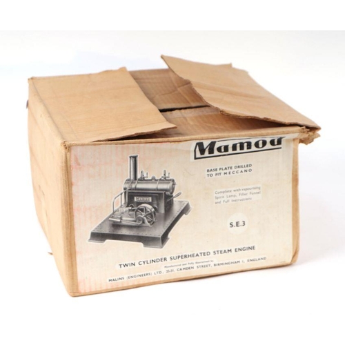 143 - A Mamod S.E3 twin cylinder Superheated Steam Engine, boxed.