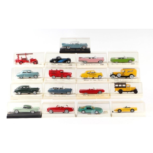 172 - A small collection of Solido 1/43 scale diecast American vehicles including Ford Thunderbird 4517, B... 