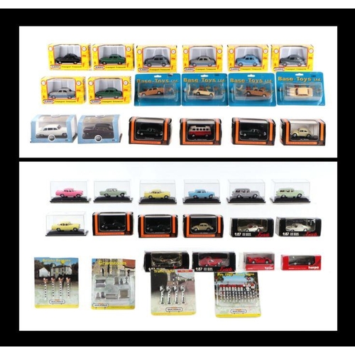 198 - A collection of 1-83 scale 'OO' gauge trackside vehicles including examples by Gaugemaster, Jaguar E... 