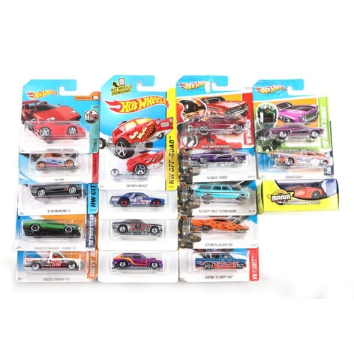 236 - A collection of Hot Wheels blister packs including Muscle Mania-GM12, Fairlady 2000, 64 Buick Rivier... 