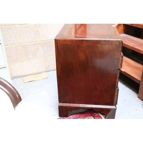 996 - A late 19th century George III style mahogany chest of drawers with an arrangement of four long draw... 