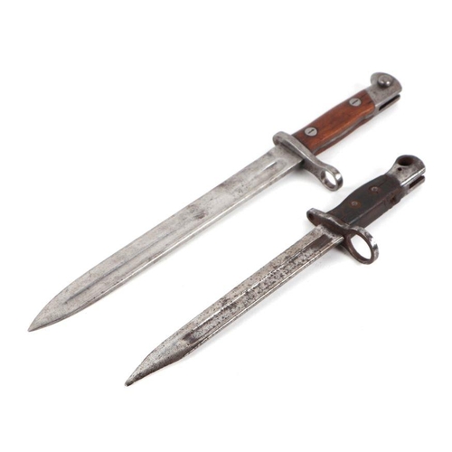 81 - A German Mauser Model 1871/84 Knife bayonet with a 25cms (9.875ins) blade, together with a British N... 