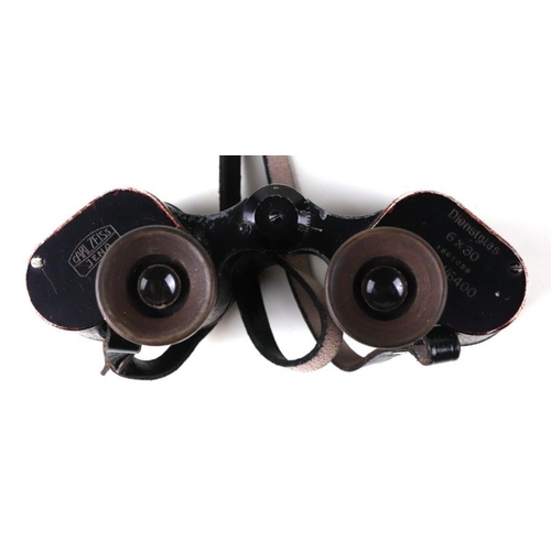 51 - A pair of WWII German military Dienstglas 6x30 Carl Zeiss Jenna binoculars.