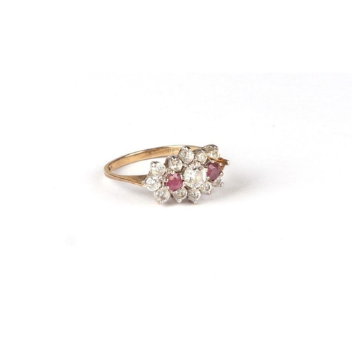 524 - A 9ct gold dress ring, approx UK size 'M', 2.4g.