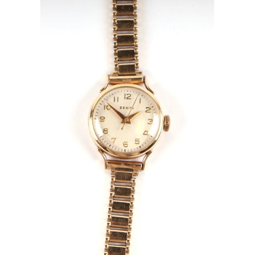 425 - A ladies Zenith 9ct gold bracelet watch with 9ct gold strap.