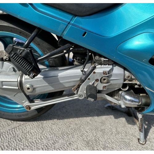 57 - A 1993 BMW R1100 RS, registration no.  L940 DUE, frame no. 0294076, engine no. 21936106, blue.  We a... 