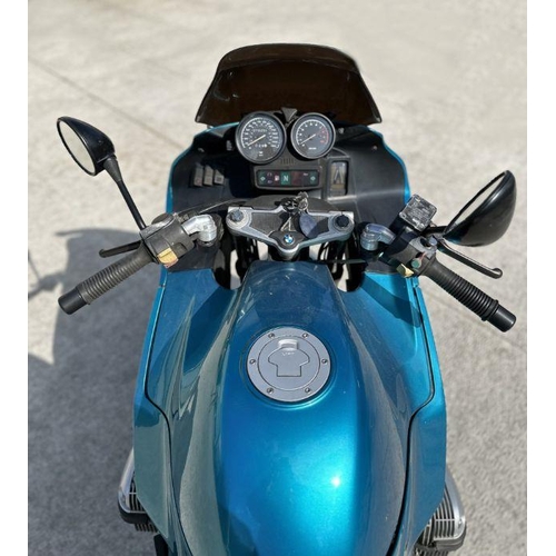 57 - A 1993 BMW R1100 RS, registration no.  L940 DUE, frame no. 0294076, engine no. 21936106, blue.  We a... 