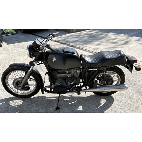 60 - A 1977 BMW R60, registration no.  TLM 511R, frame no. 6001503, engine no. 6001503, black.  This R60 ... 